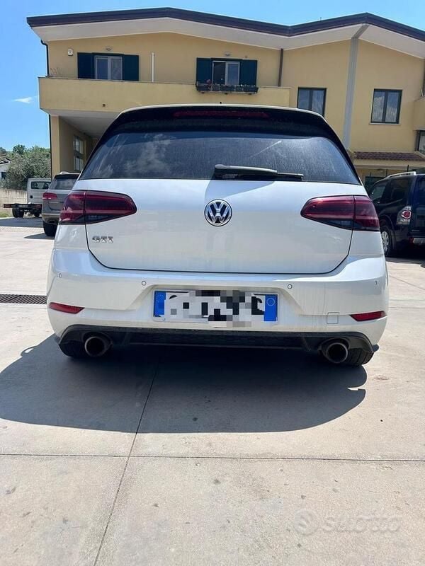 Usata VW Golf VII GTI 245 CV (180 kW) 2018 Bianco Utilitaria