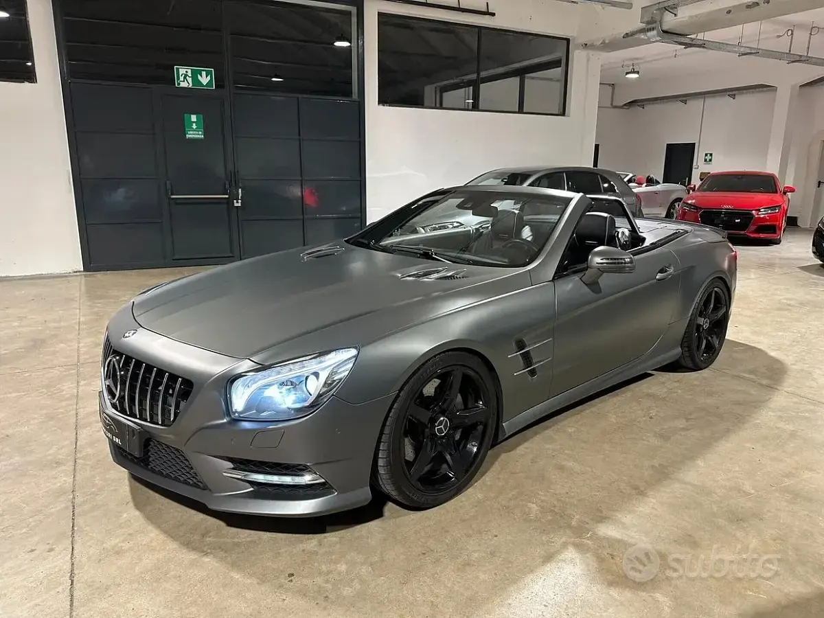 Usata Mercedes SL350 Premium 306 CV (225 kW) 2012 Grigio Cabrio