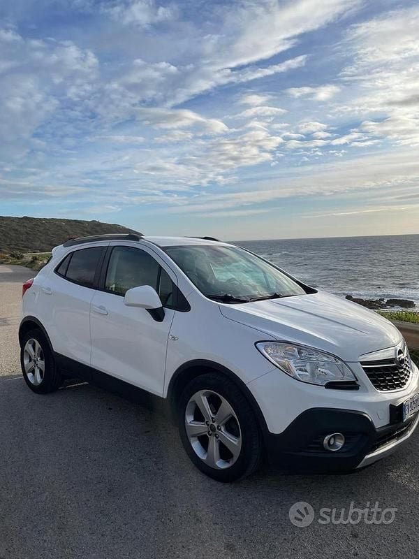 Bianco Usata 2014 Opel Mokka SUV | 7500 € (Buon prezzo) - Immagine 1/4