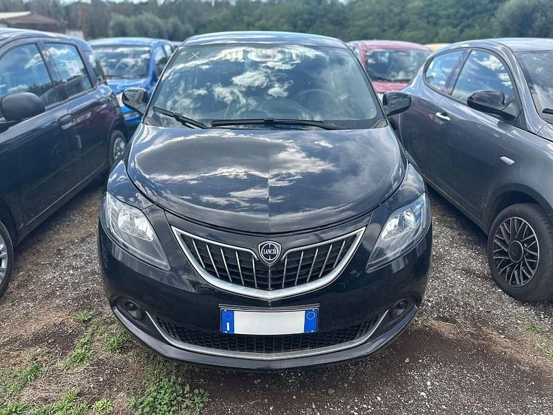 Usata Lancia Ypsilon S 70 CV (51 kW) 2024 Nero Utilitaria