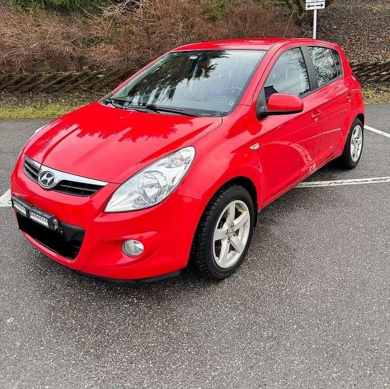 Usata Hyundai i20 Classic 77 CV (56 kW) 2009 Rosso Utilitaria