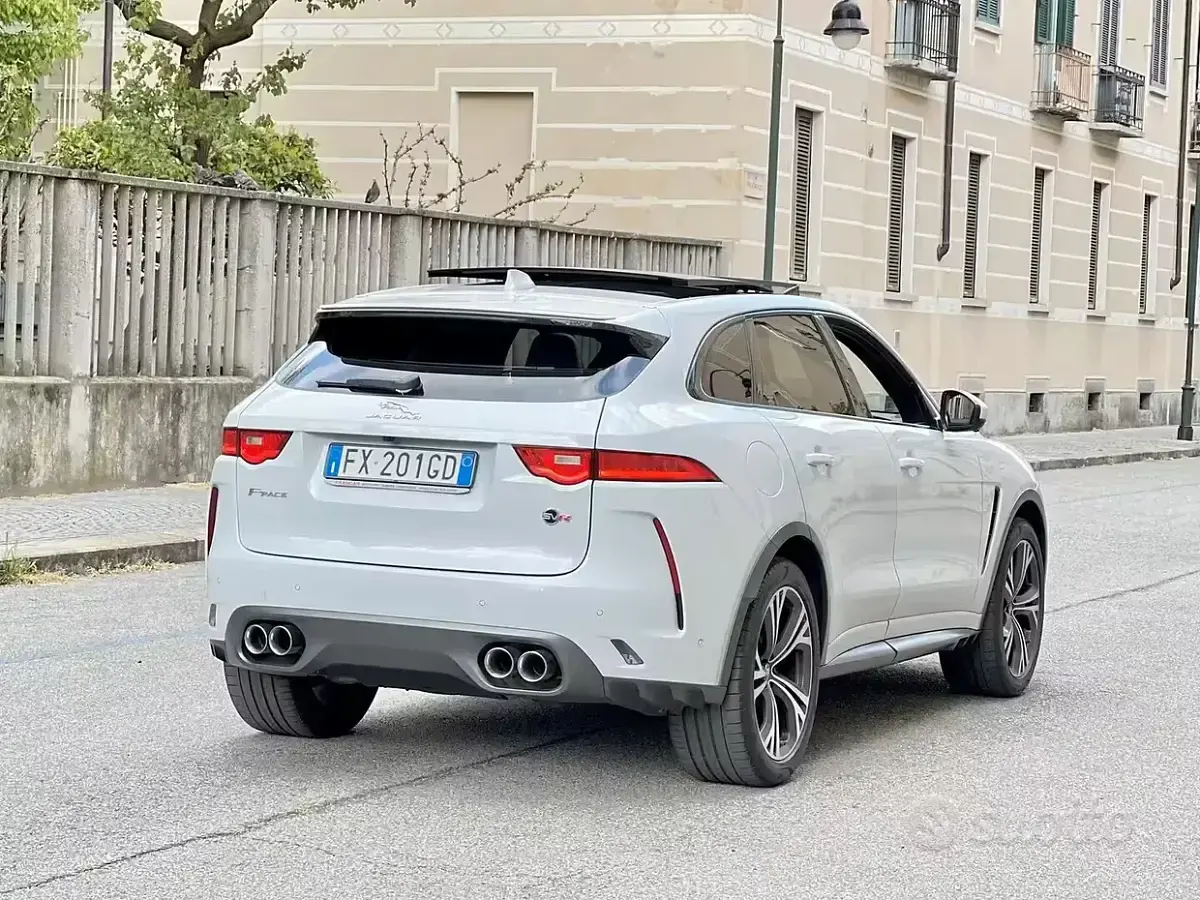 Usata Jaguar F-Pace Supercharged 551 CV (405 kW) 2019 Glacier white perlato SUV