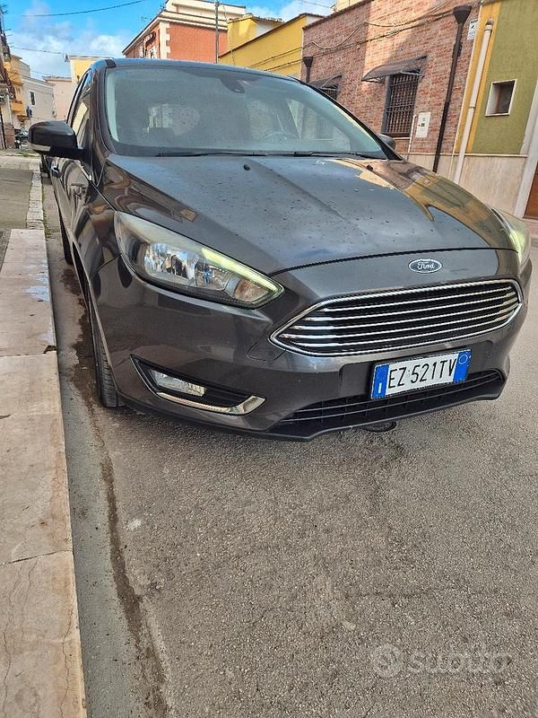 Usata Ford Focus Titanium S 120 CV (88 kW) 2015 Grigio Berlina