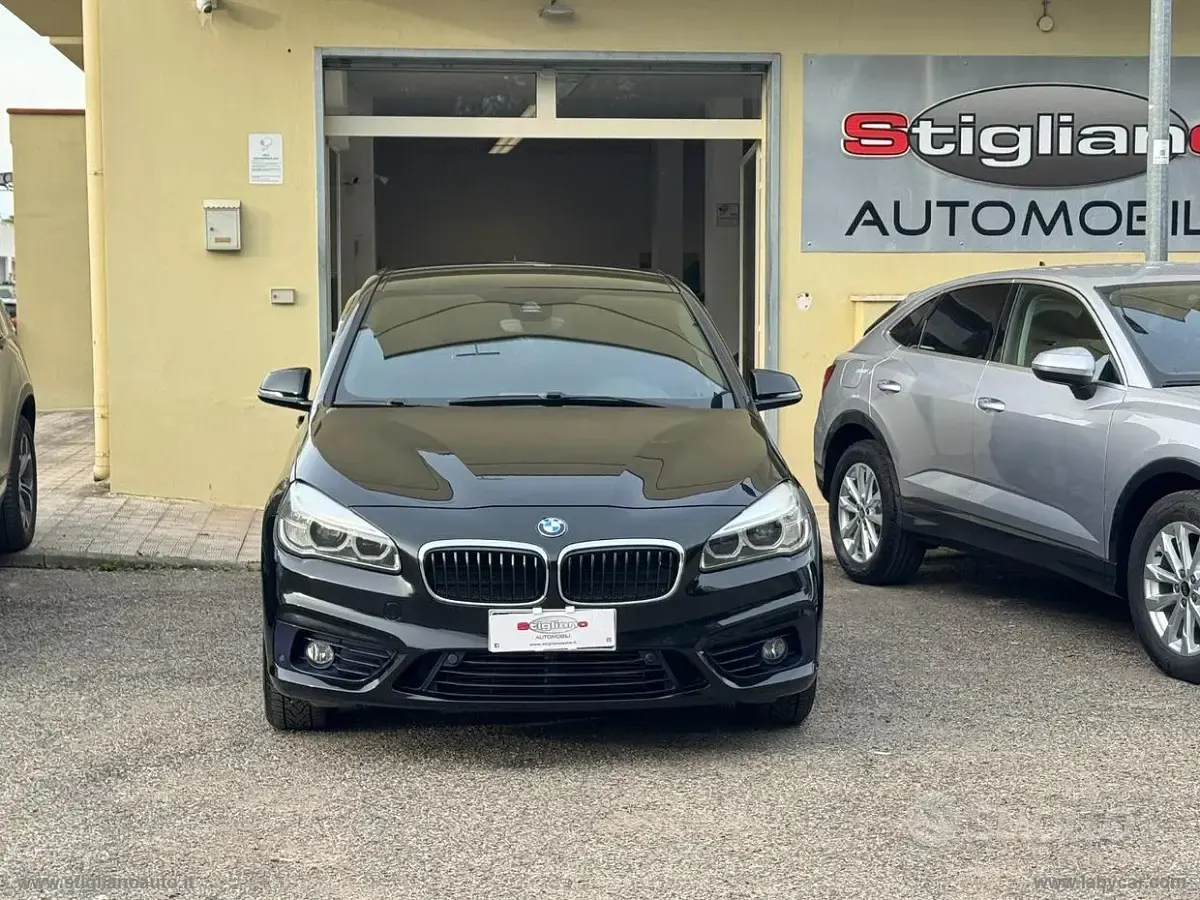 Usata BMW 218 Active Tourer Sport Line 150 CV (110 kW) 2016 Nero Monovolume