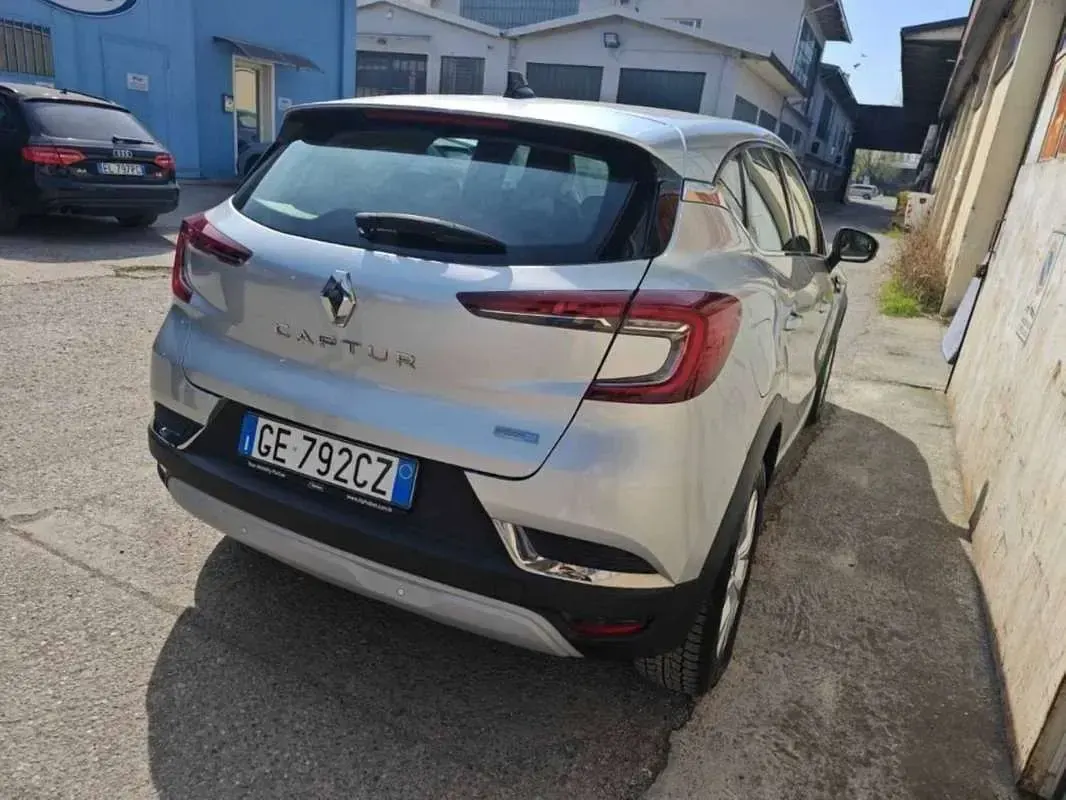 Usata Renault Captur Intens 92 CV (67 kW) 2021 Grigio SUV