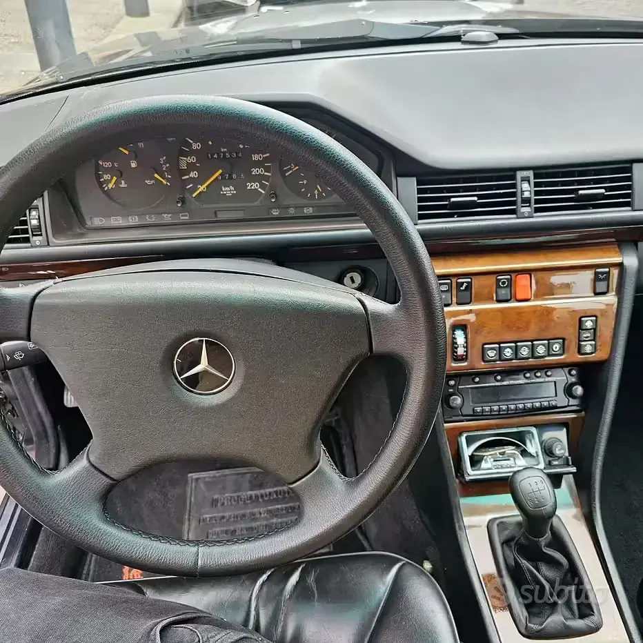 Usata Mercedes 200 122 CV (89 kW) 1991 Nero Coupé