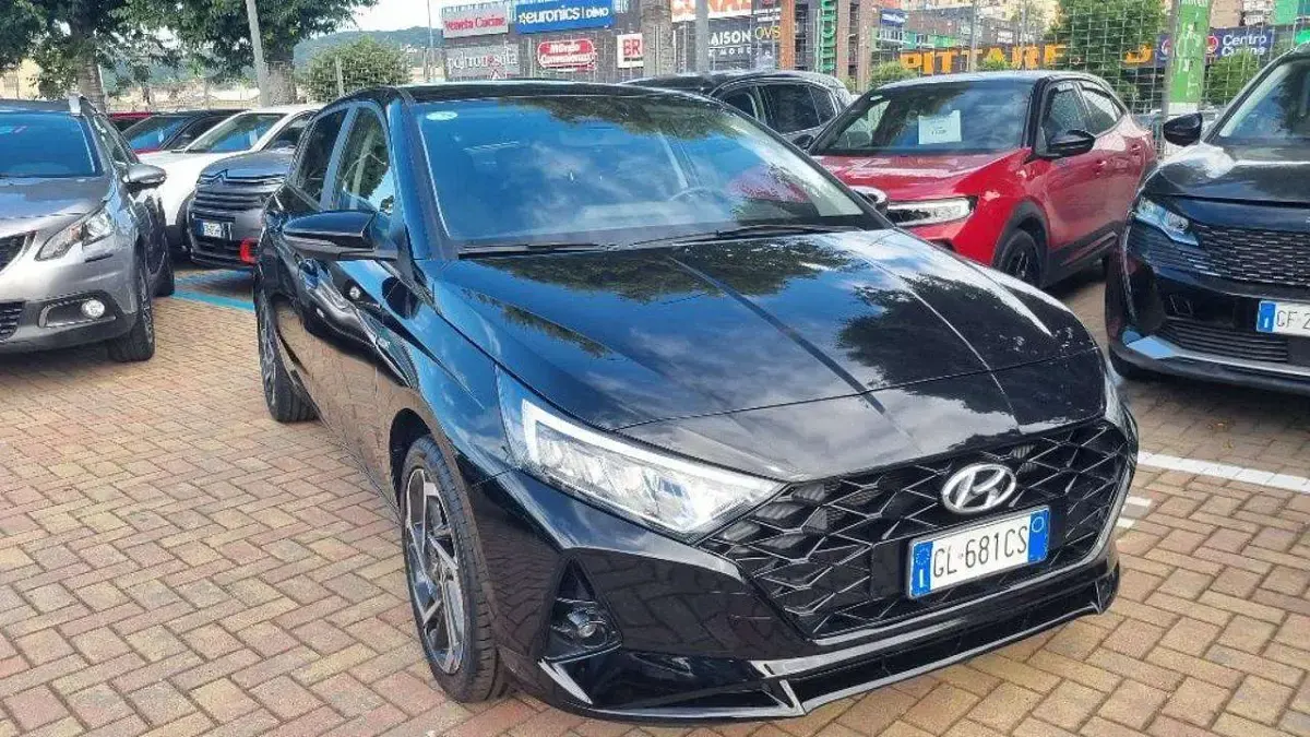 Usata Hyundai i20 101 CV (74 kW) 2023 Nero Utilitaria