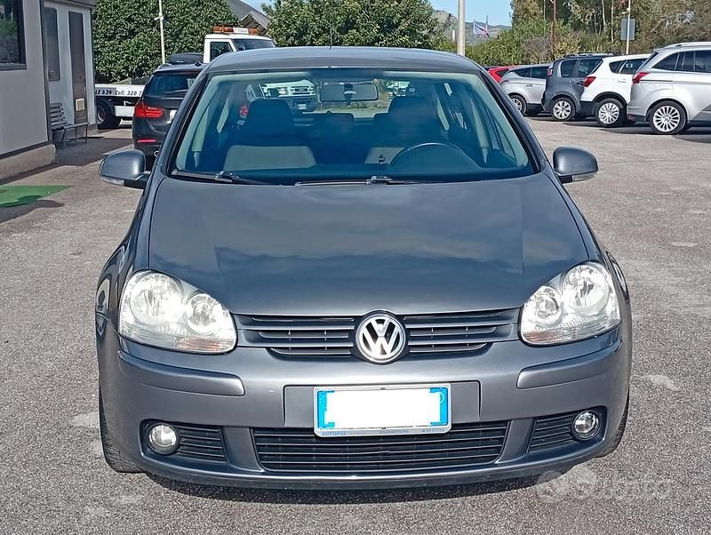 Usata VW Golf VI Comfortline 102 CV (75 kW) 2008 Grigio Utilitaria