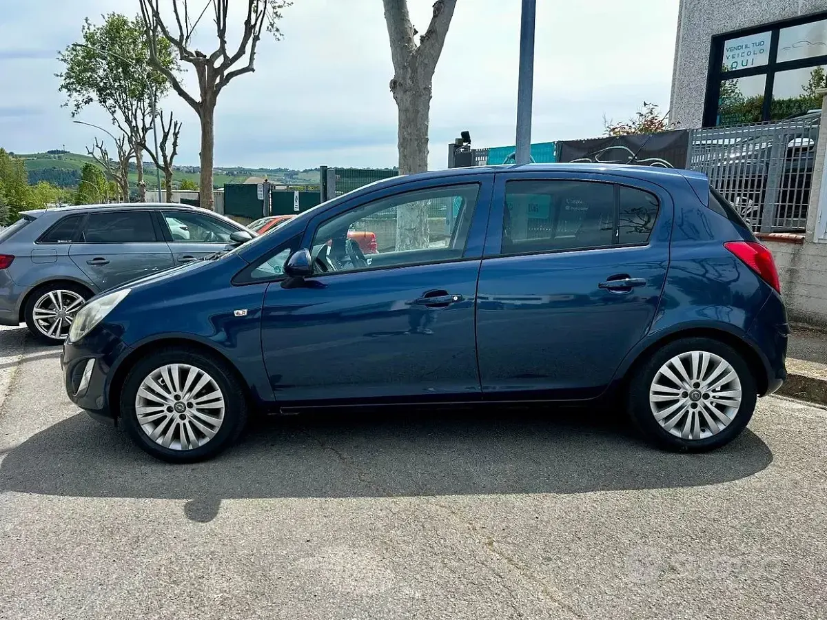 Usata Opel Corsa 86 CV (63 kW) 2012 Bianco Utilitaria