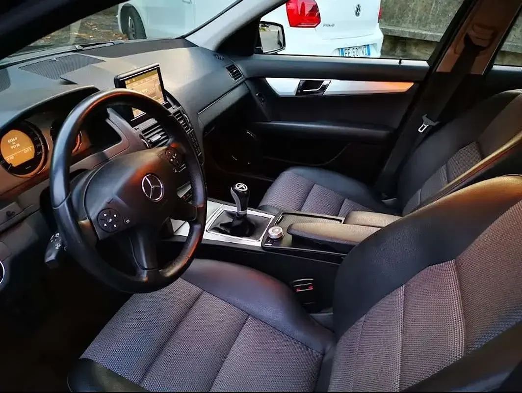 Usata Mercedes C220 Avantgarde 170 CV (125 kW) 2009 Berlina