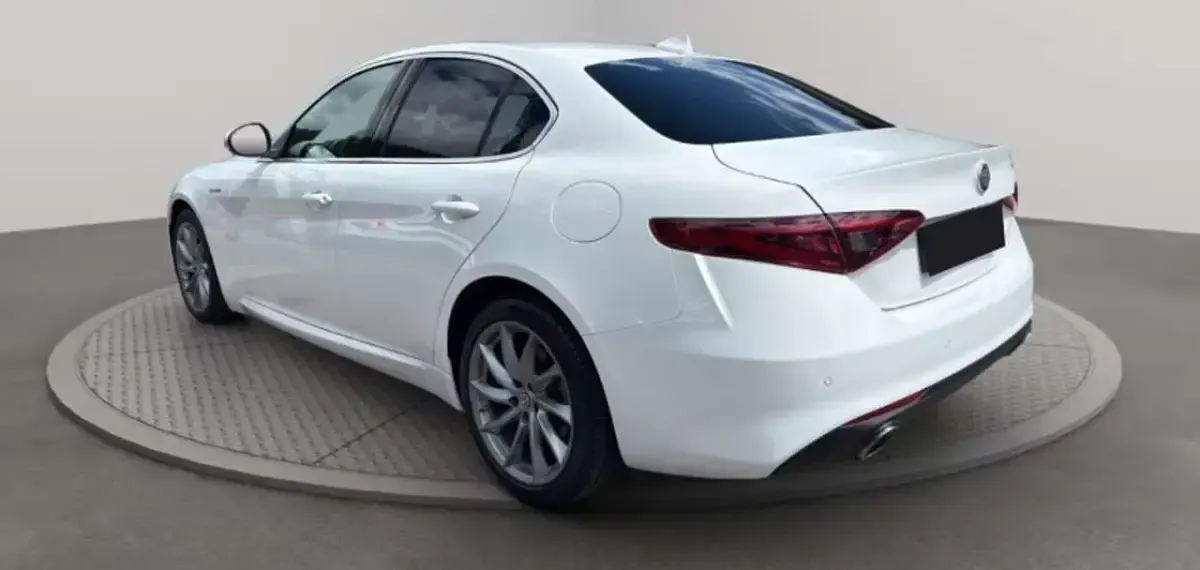 Usata Alfa Romeo Giulia Super 200 CV (147 kW) 2020 Bianco Berlina