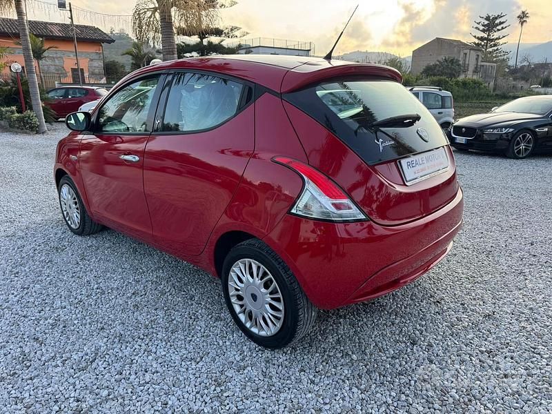 Usata Lancia Ypsilon 69 CV (50 kW) 2016 Utilitaria