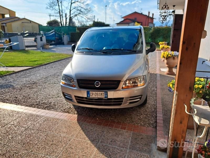 Usata Fiat Multipla 2004 Grigio Monovolume