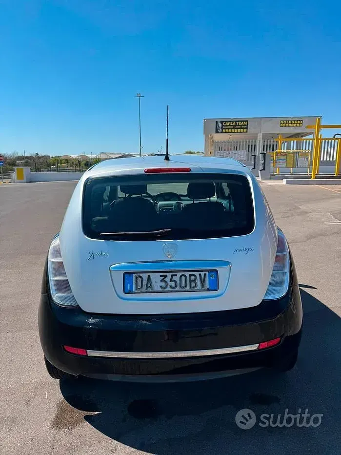 Usata Lancia Ypsilon 69 CV (50 kW) 2006 Nero Utilitaria