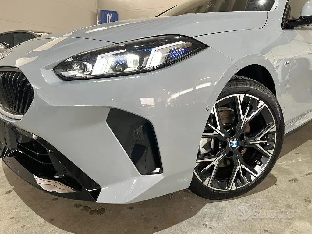Usata BMW 120 M Sport 170 CV (125 kW) 2025 Grigio Utilitaria