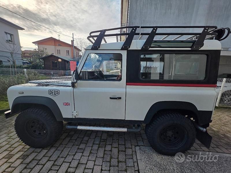 Usata Land Rover Defender 122 CV (89 kW) 2000 Bianco Station wagon