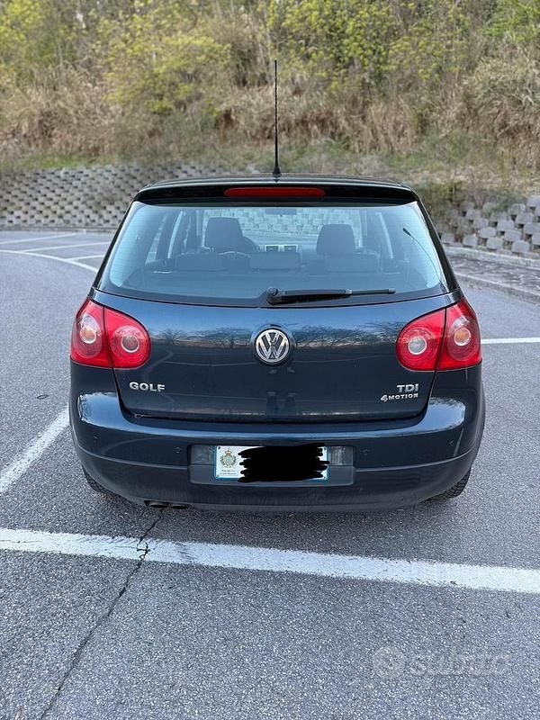 Usata VW Golf VI Sportline 105 CV (77 kW) 2008 Blu Utilitaria