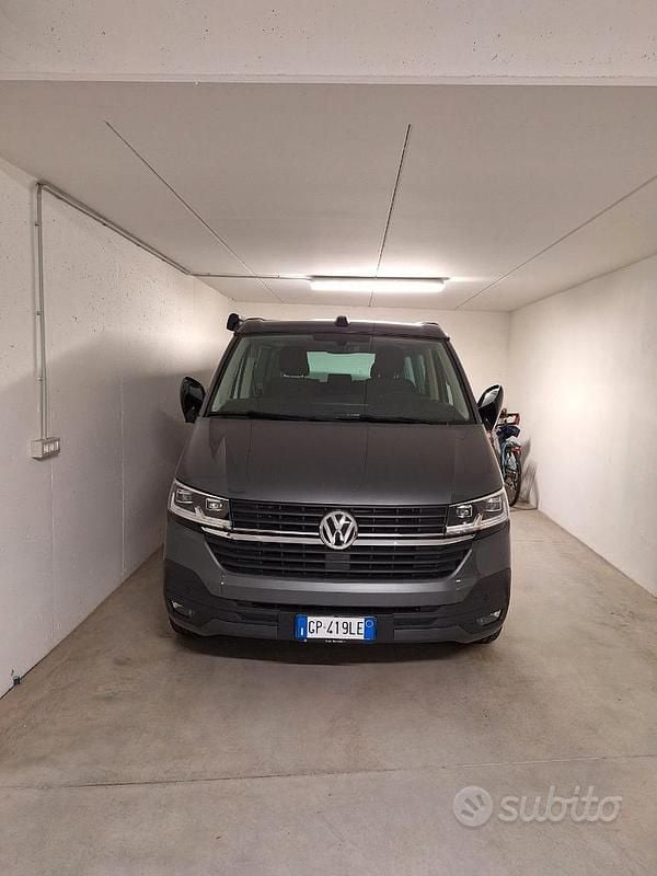 Usata VW California Edition 150 CV (110 kW) 2024 Grigio Furgone