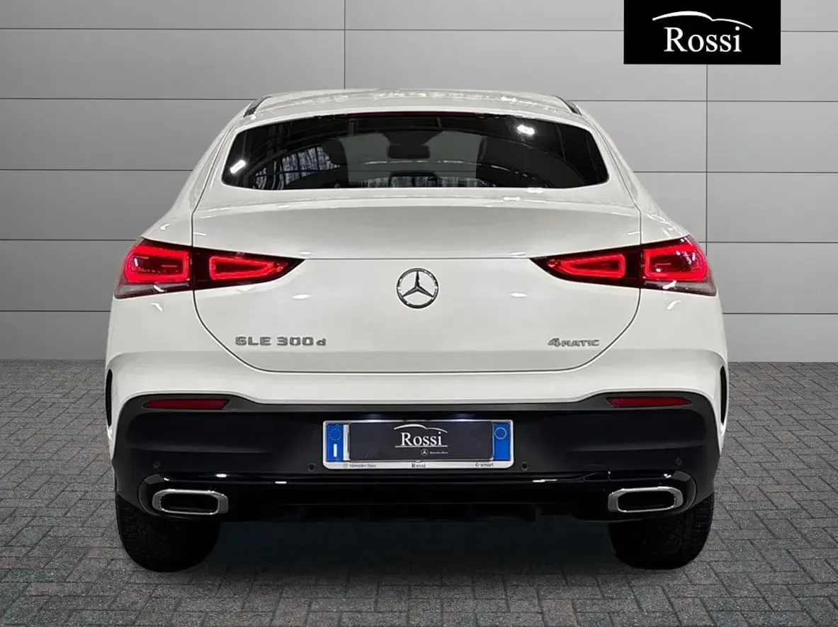 Usata Mercedes GLE300 Premium 272 CV (200 kW) 2022 Bianco diamante metallizzato SUV