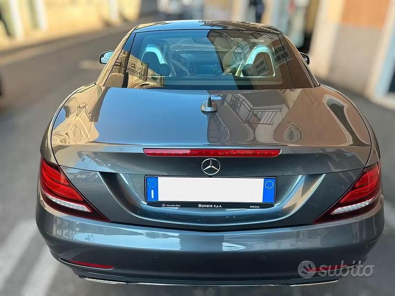 Usata Mercedes SLC180 Premium 156 CV (114 kW) 2018 Grigio Cabrio