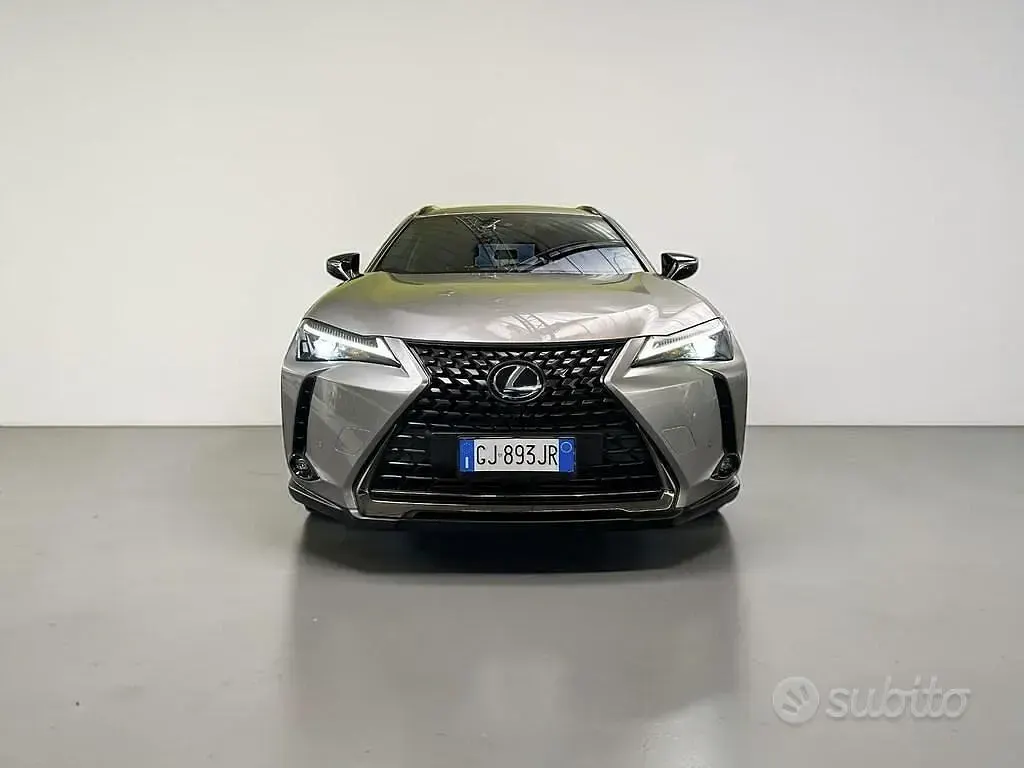 Usata Lexus UX 250h 184 CV (135 kW) 2022 Grigio SUV