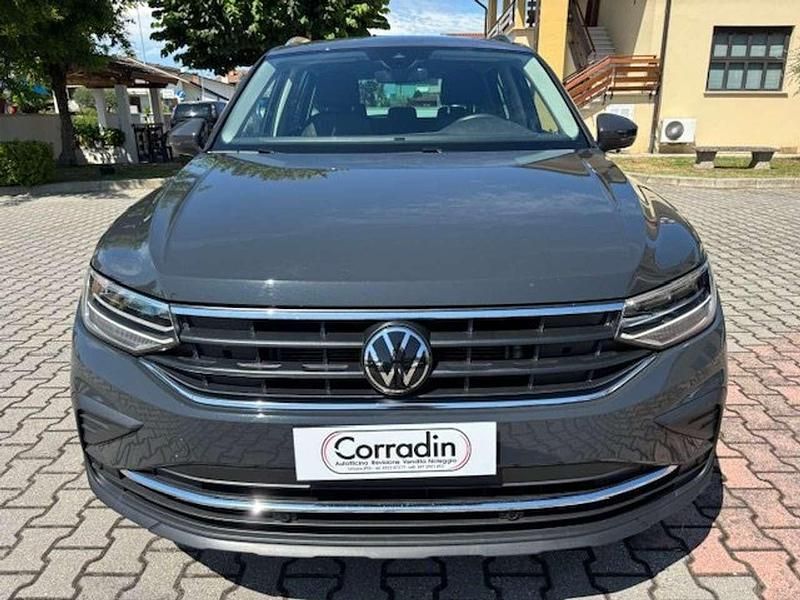 Usata VW Tiguan Business 150 CV (110 kW) 2023 Grigio pestello SUV