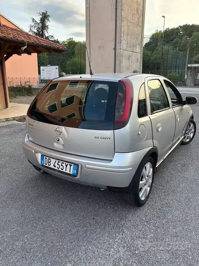 Usata Opel Corsa Club 69 CV (50 kW) 2006 Grigio Utilitaria