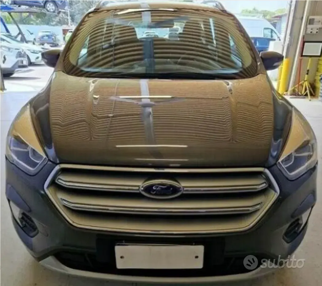 Usata Ford Kuga 120 CV (88 kW) 2019 Marrone SUV