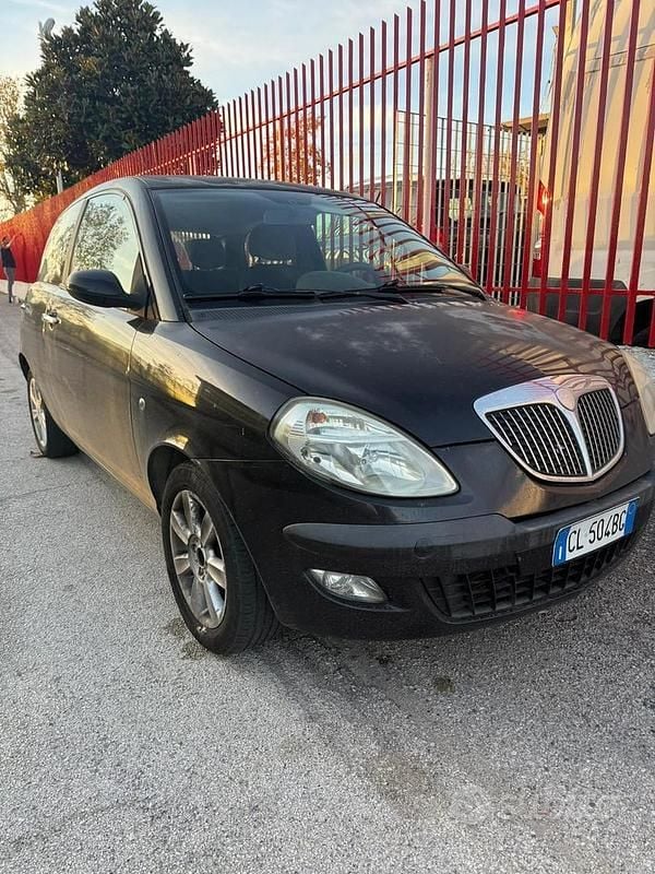 Usata Lancia Ypsilon 69 CV (50 kW) 2005 Nero Utilitaria