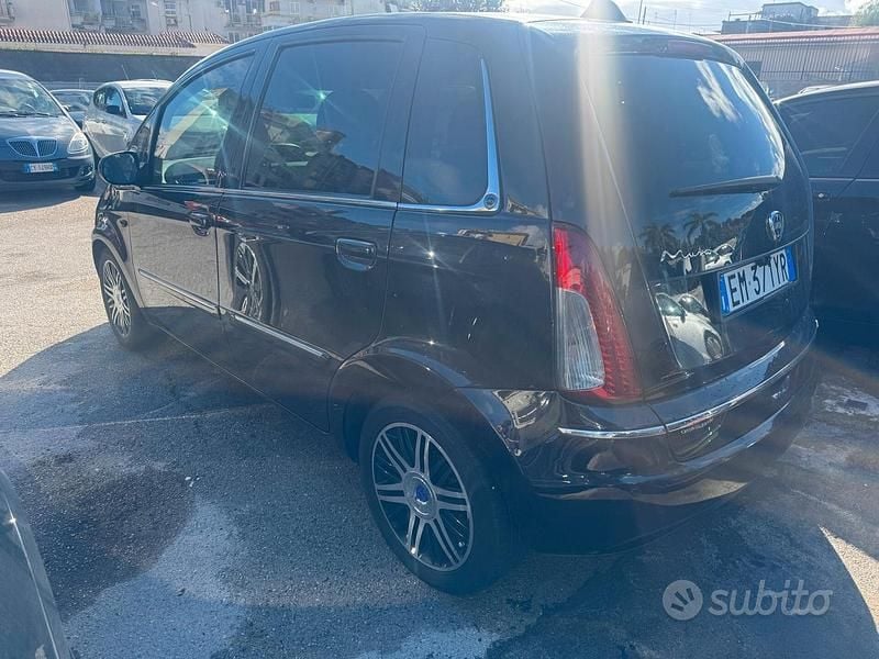 Usata Lancia Musa Platinum 95 CV (69 kW) 2012 Nero Monovolume
