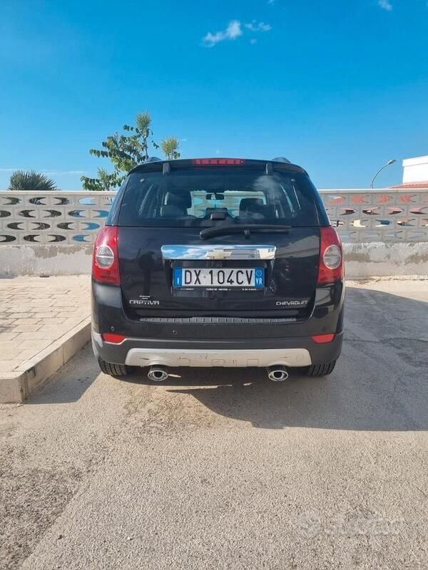 Nero Usata 2009 Chevrolet Captiva SUV | 3550 € (Molto cara) - Immagine 1/4