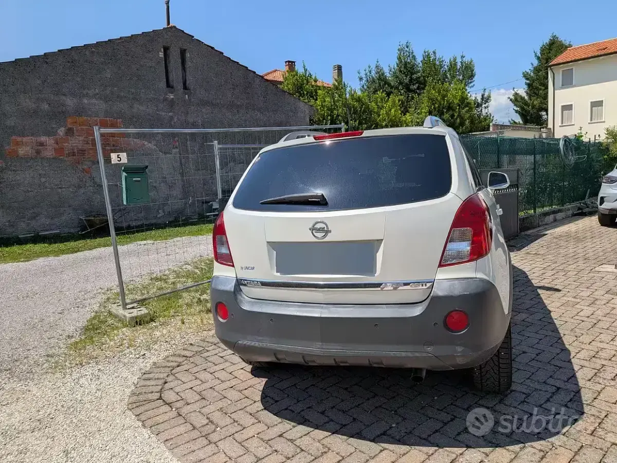 Usata Opel Antara 163 CV (119 kW) 2012 Bianco SUV
