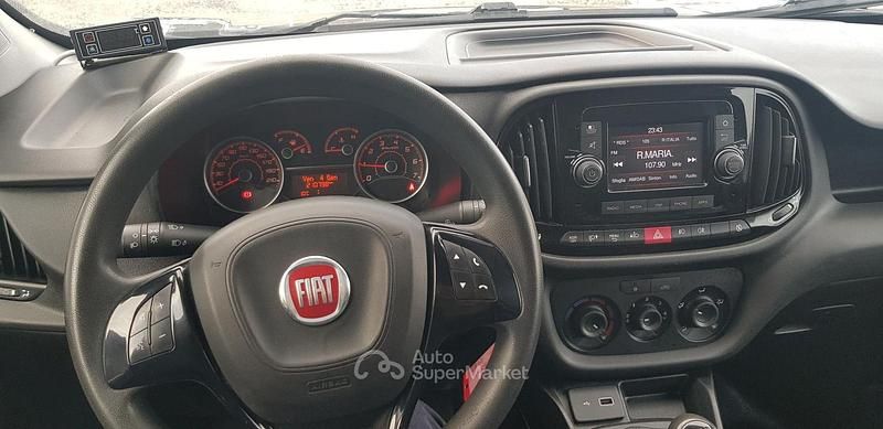 Usata Fiat Doblò 120 CV (88 kW) 2021 Gray Monovolume