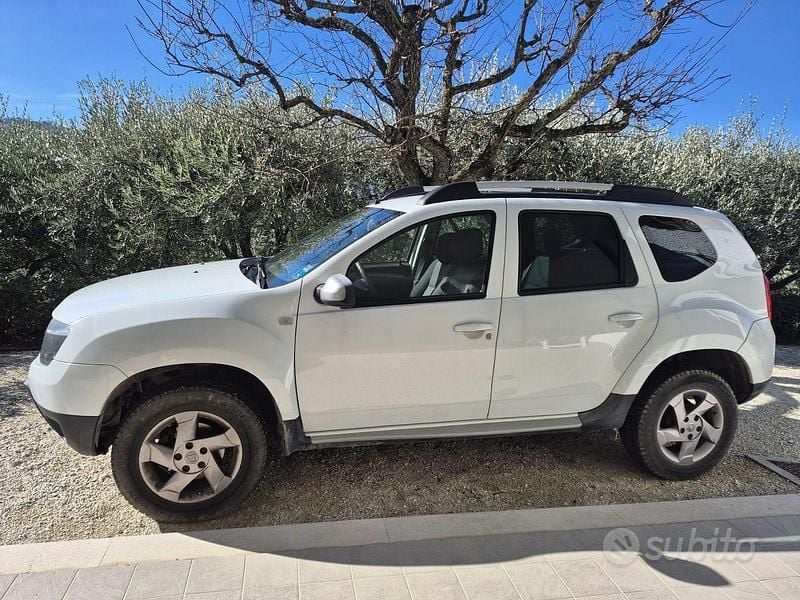 Usata Dacia Duster Lauréate 110 CV (80 kW) 2013 Bianco SUV