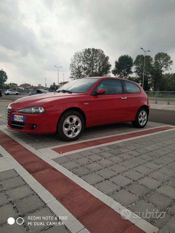 Usato 2008 Alfa Romeo 147 1.6 Benzin 105 CV (1.800 €)