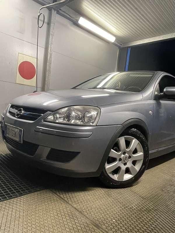 Używany Opel Corsa 60 KM (44 kW) 2006 Hatchback
