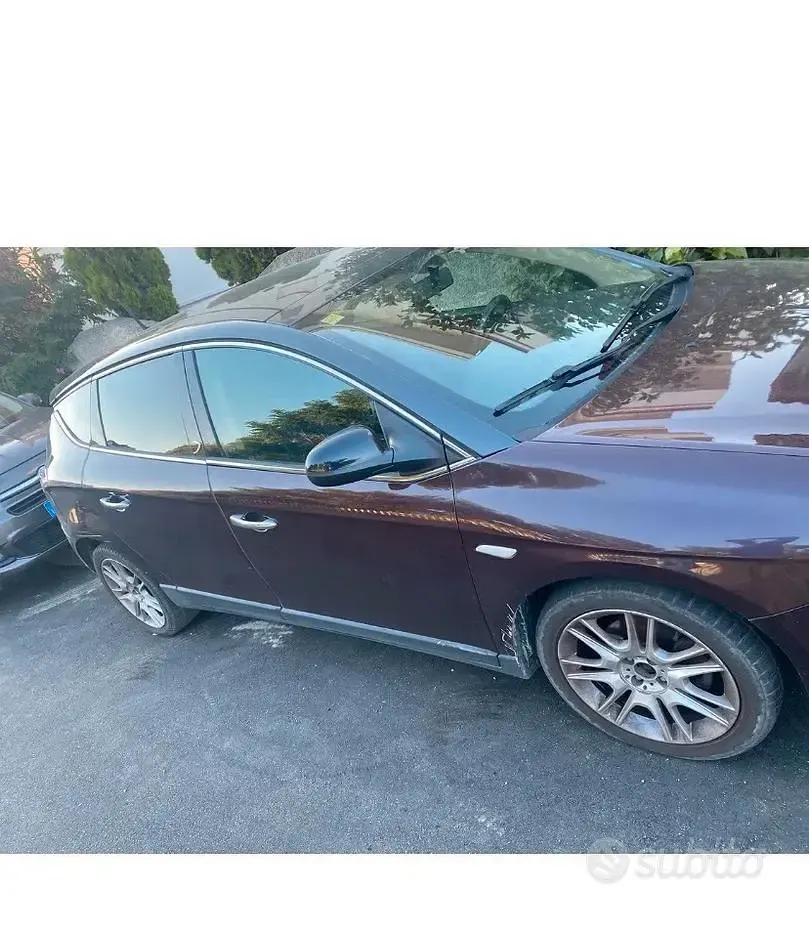 Usata Lancia Delta 120 CV (88 kW) 2009 Viola Utilitaria