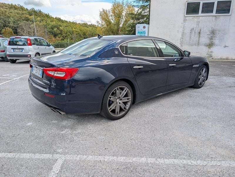 Usata Maserati Quattroporte GranLusso 275 CV (202 kW) 2016 Blu Berlina