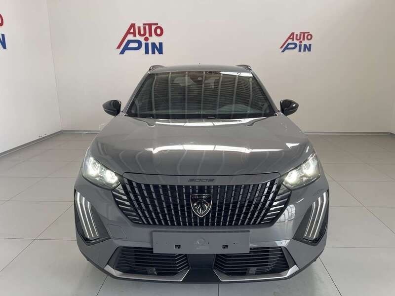 Usata Peugeot 2008 Allure 102 CV (75 kW) 2024 Grigio SUV
