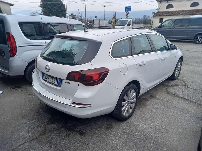Usata Opel Astra Business 110 CV (80 kW) 2016 Bianco Station wagon