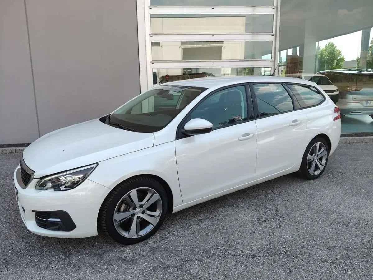 Usata Peugeot 308 SW Business-Line 102 CV (75 kW) 2020 Bianco Station wagon