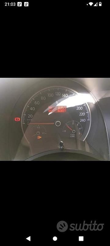 Usata VW New Beetle 105 CV (77 kW) 2009 Nero Utilitaria