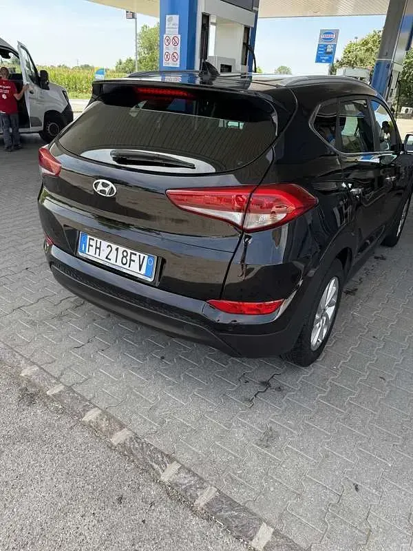 Usata Hyundai Tucson Comfort 116 CV (85 kW) 2017 Nero SUV