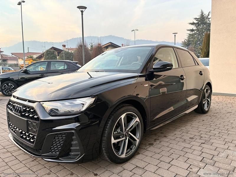 Nuova Audi A1 Black Edition 116 CV (85 kW) 2025 Nero Utilitaria