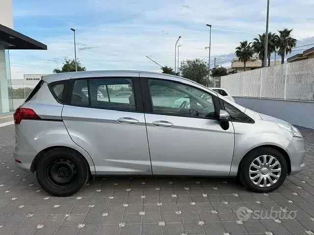 Usata Ford B-MAX Business Edition 87 CV (63 kW) 2017 Grigio Monovolume