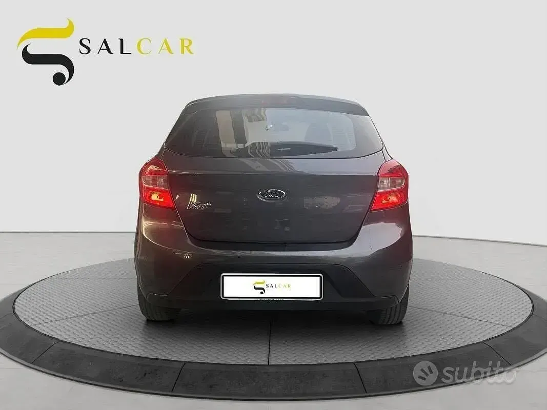 Usata Ford Ka 71 CV (52 kW) 2017 Grigio Berlina