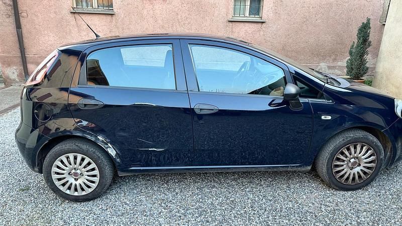 Usata Fiat Punto 2010 Blu Utilitaria