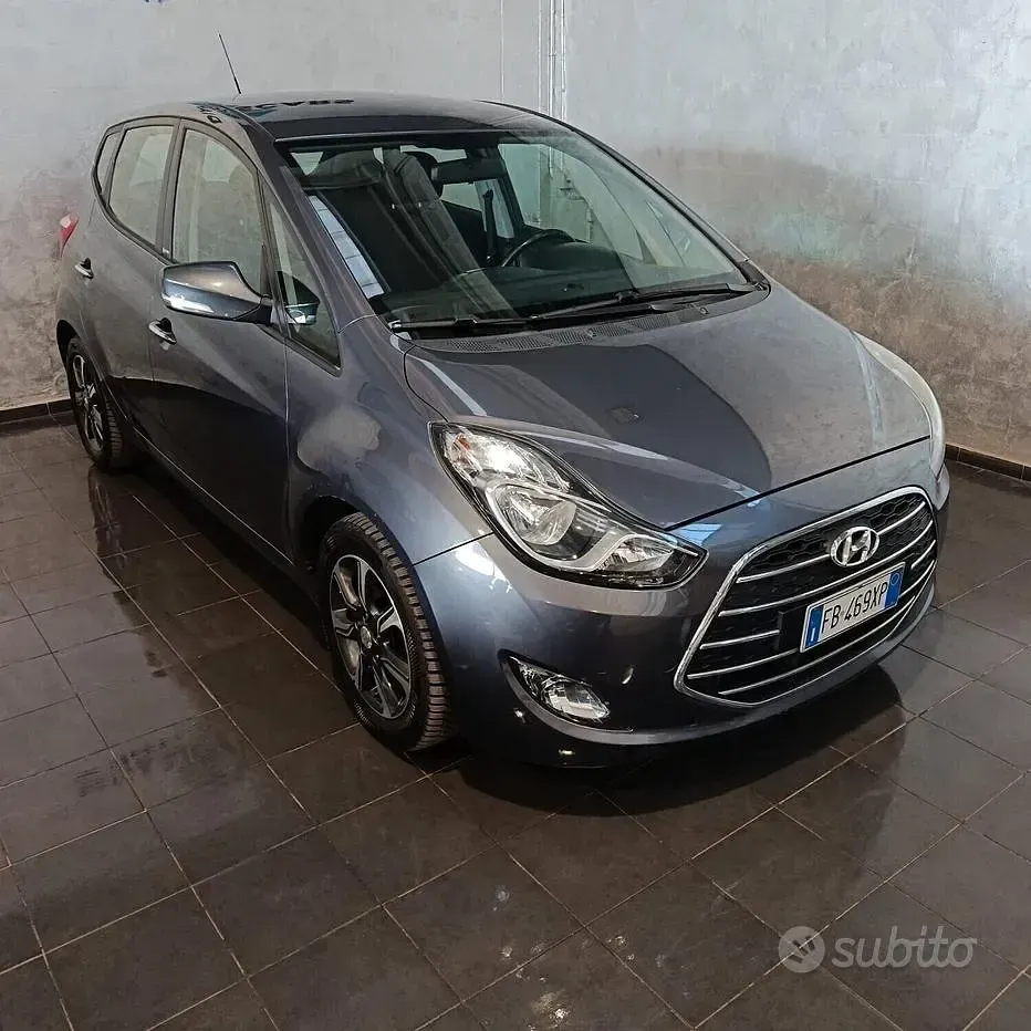 Usata Hyundai ix20 Xpossible 90 CV (66 kW) 2015 Grigio Utilitaria