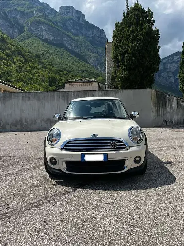 Usata Mini ONE 75 CV (55 kW) 2013 Utilitaria