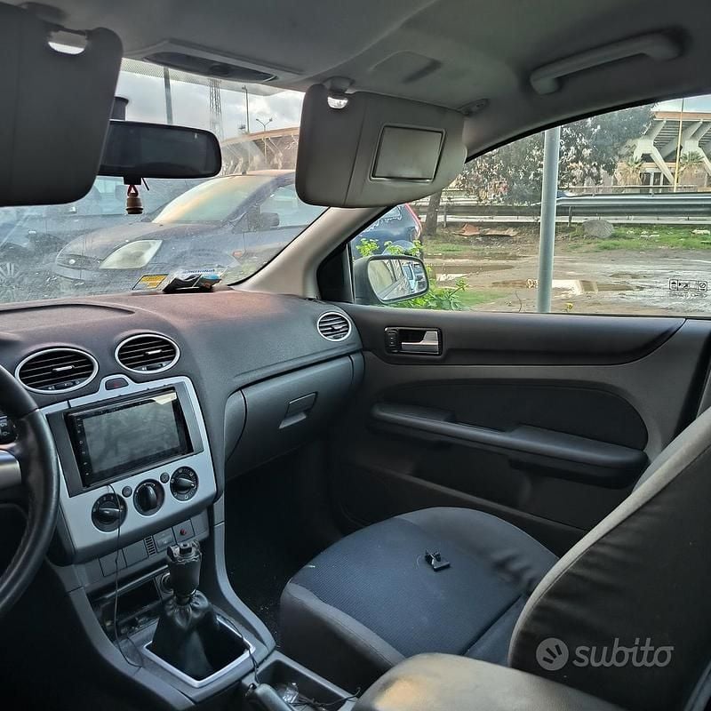 Usata Ford Focus 90 CV (66 kW) 2005 Blu Berlina